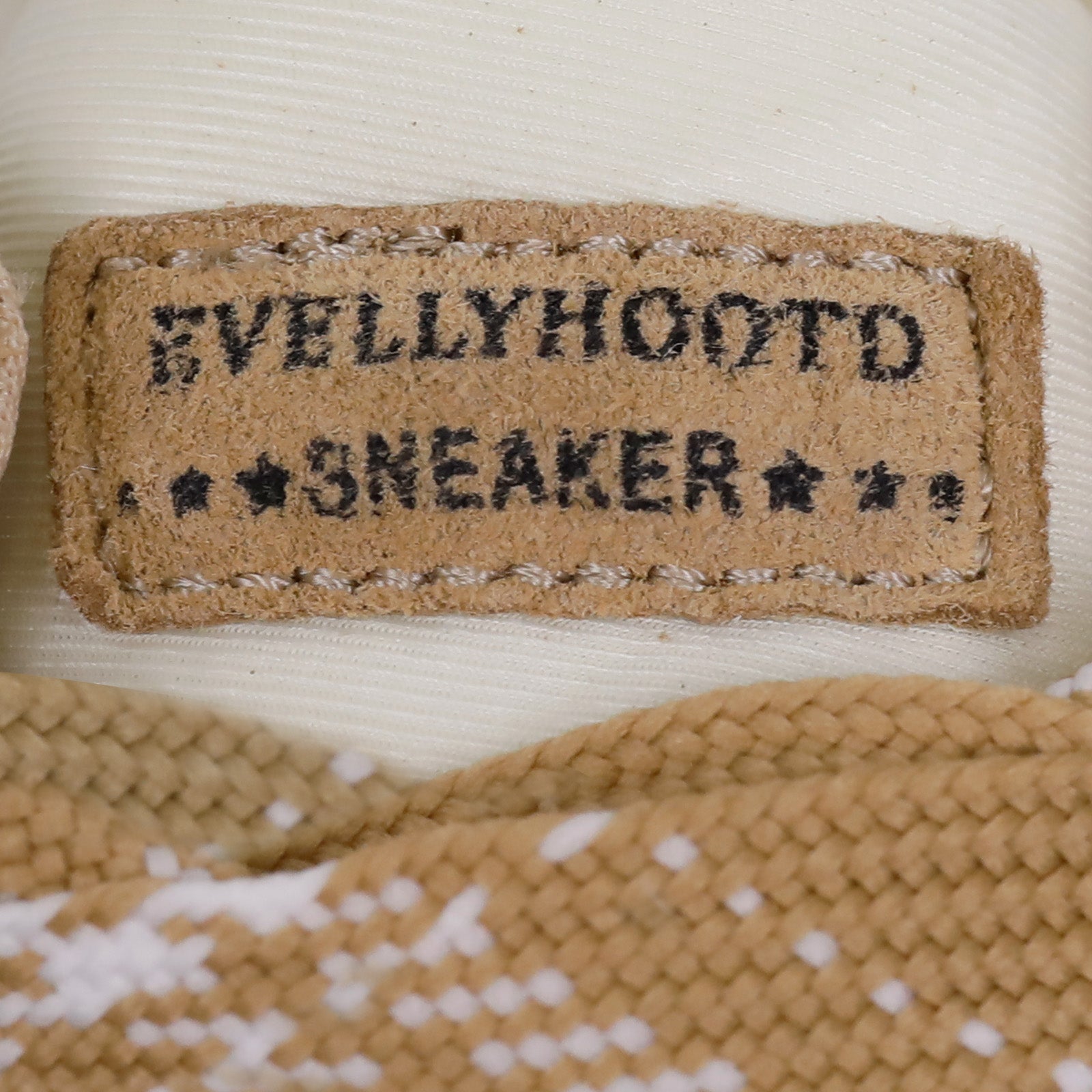 Two-toned Laces Fur Sneakers