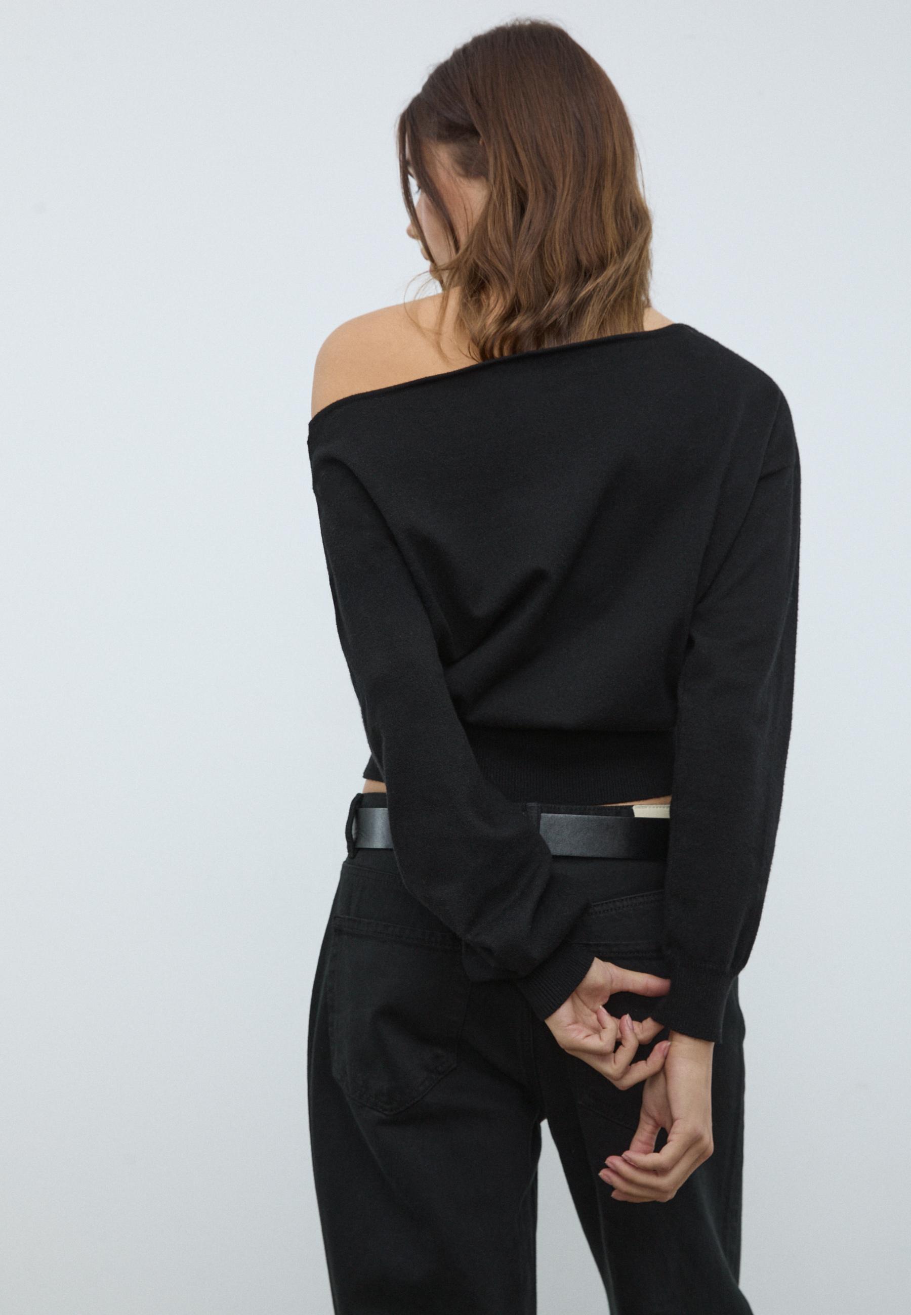 Tricot sweater with boat neck